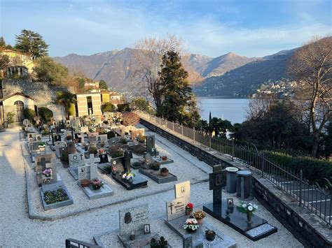 Cemetery of Moltrasio Map .